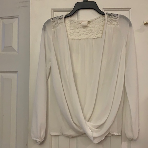 ❤️ 2/$29 Agaci Open sheer blouse wear over something lace accents *measurements - Picture 1 of 12